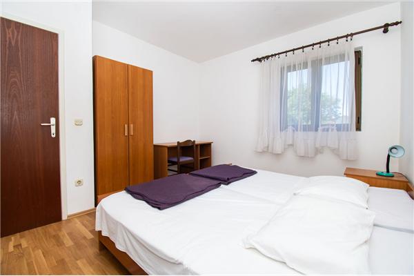 Apartment A1, for 5 persons