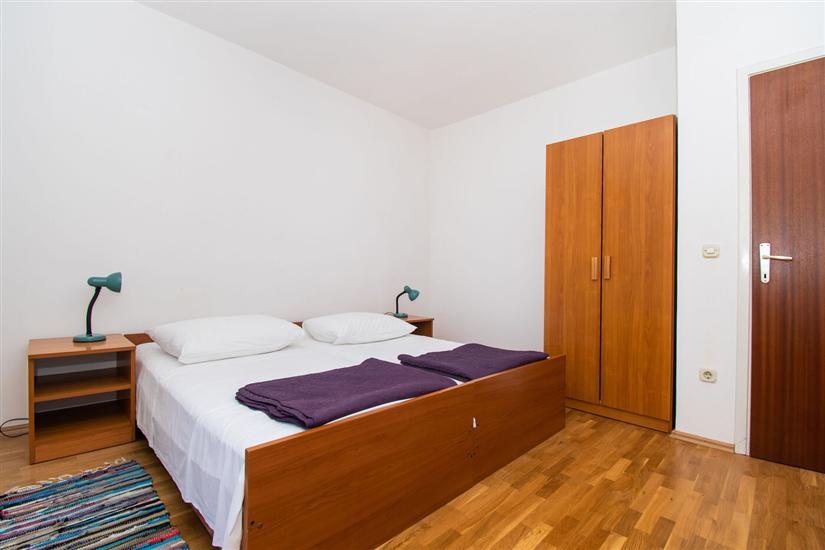 Apartment A1, for 5 persons