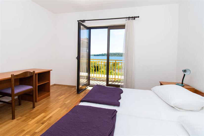 Apartment A1, for 5 persons