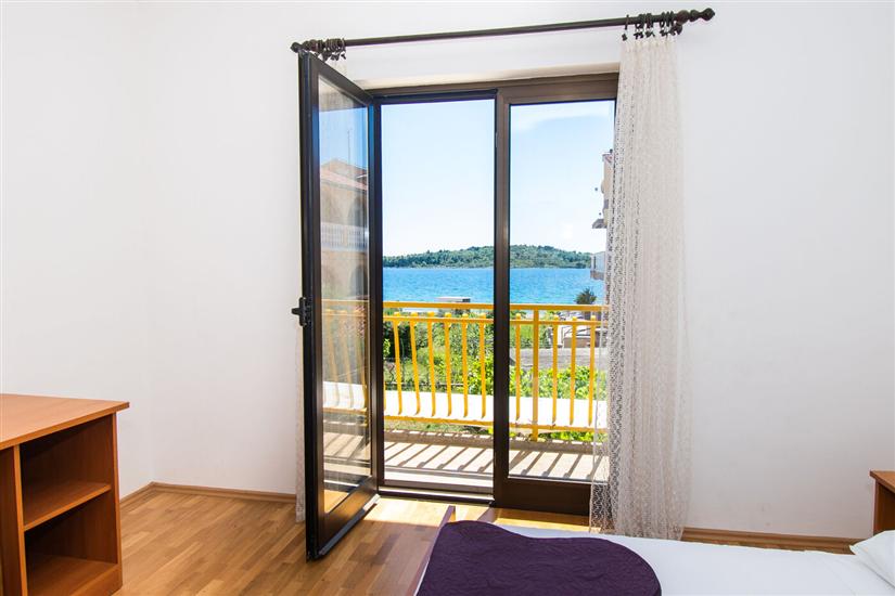 Apartment A1, for 5 persons