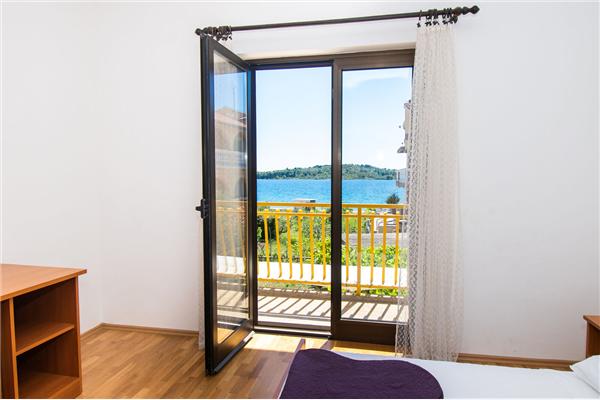 Apartment A1, for 5 persons