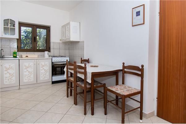 Apartment A1, for 5 persons