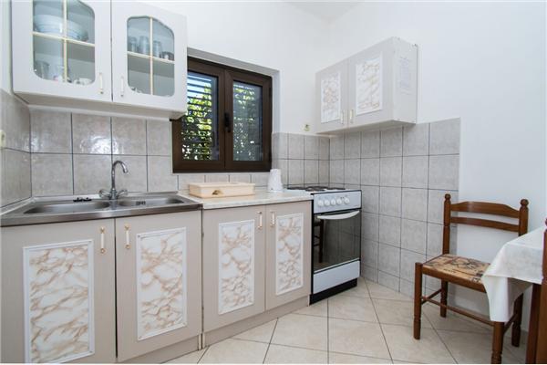 Apartment A1, for 5 persons