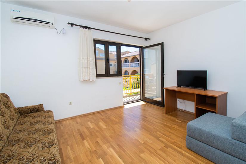 Apartment A1, for 5 persons