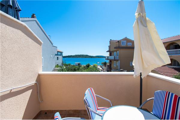 Apartment A1, for 5 persons