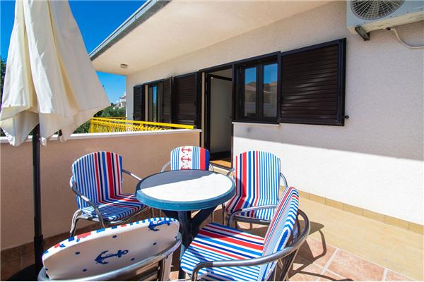 Apartment A1, for 5 persons