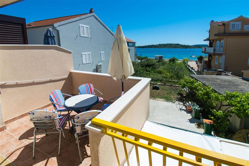 Apartment A1, for 5 persons