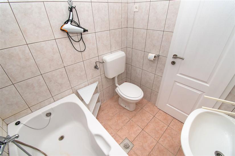 Apartment A2, for 4 persons