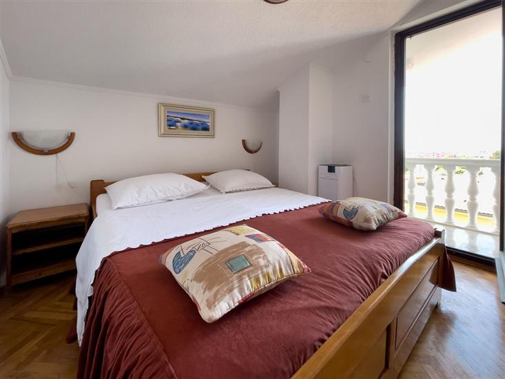 Apartment A6, for 5 persons