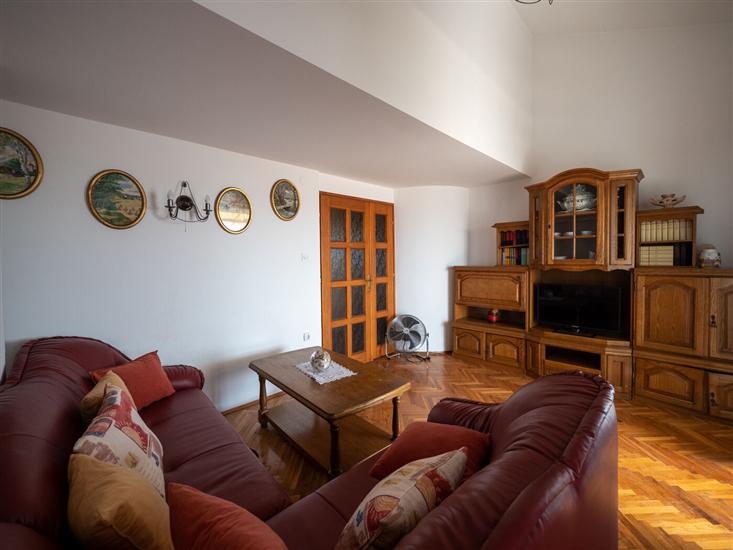 Apartment A6, for 5 persons