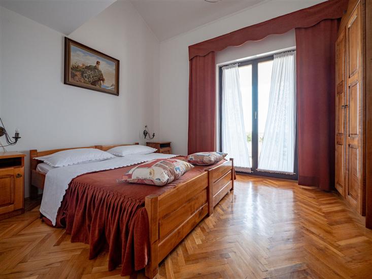 Apartment A6, for 5 persons