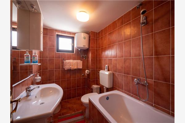 Apartment A6, for 5 persons