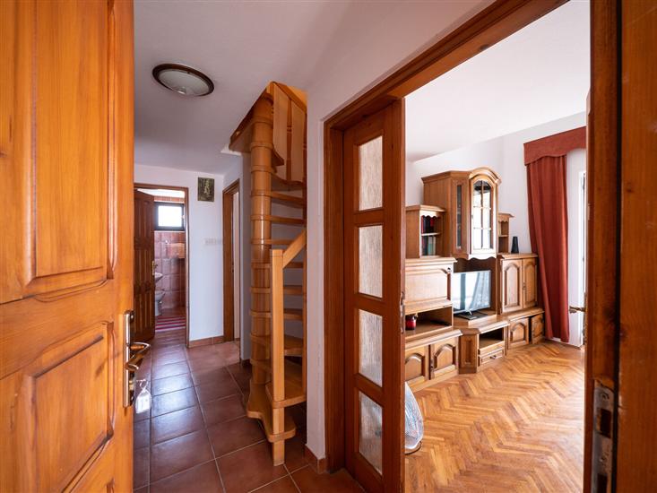 Apartment A6, for 5 persons