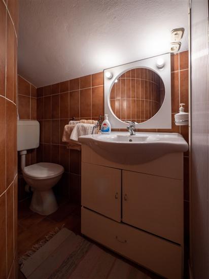 Apartment A6, for 5 persons