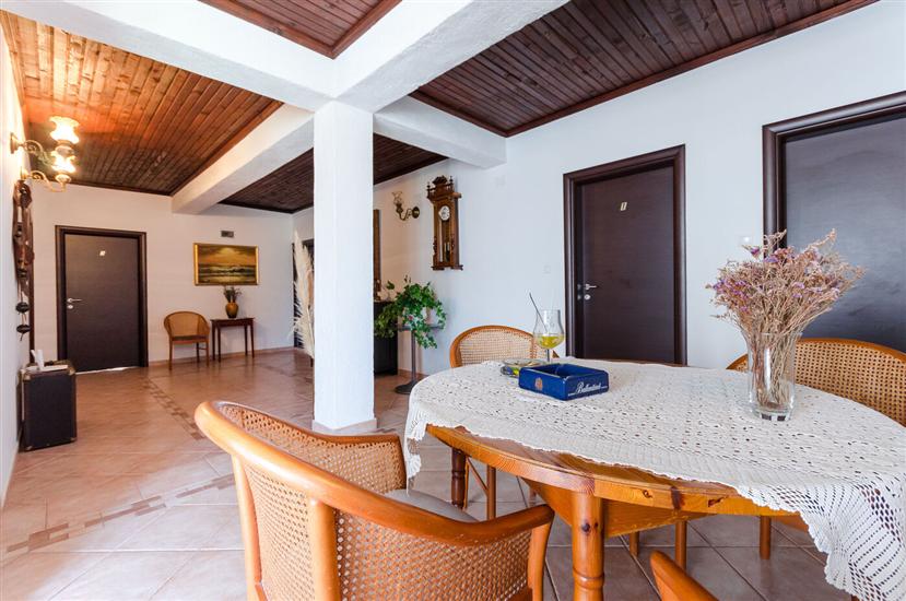 Apartments and Rooms PREKA