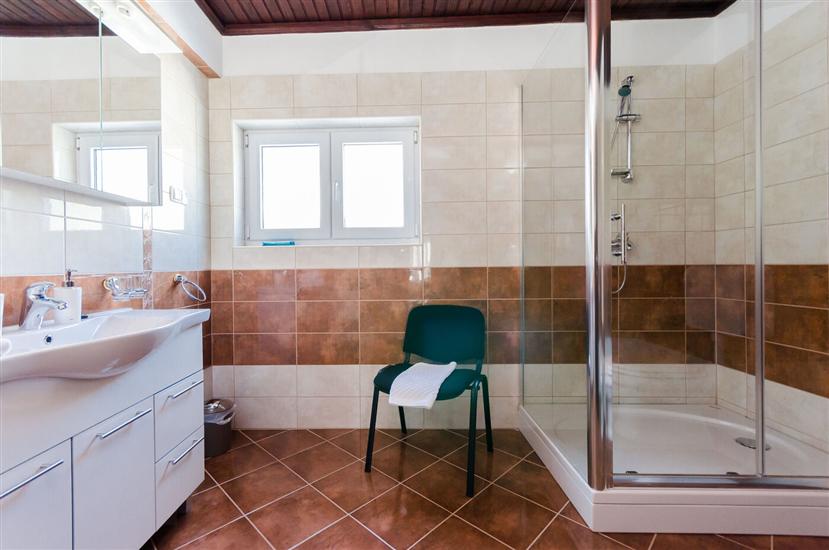 Room S1, for 2 persons