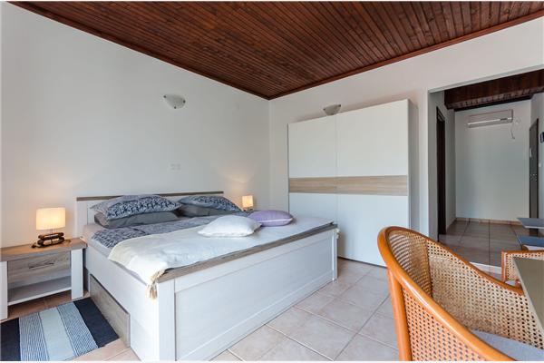 Room S2, for 2 persons