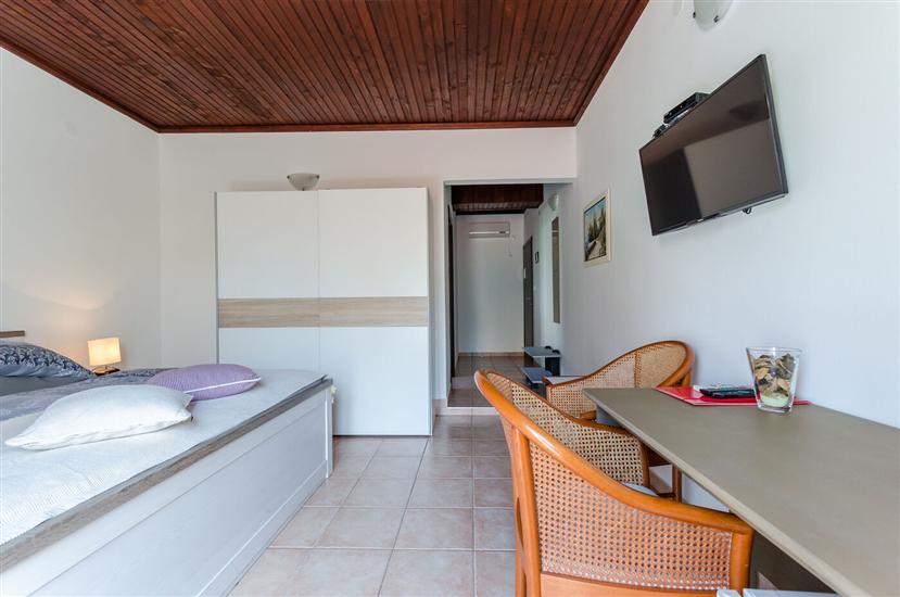 Room S2, for 2 persons