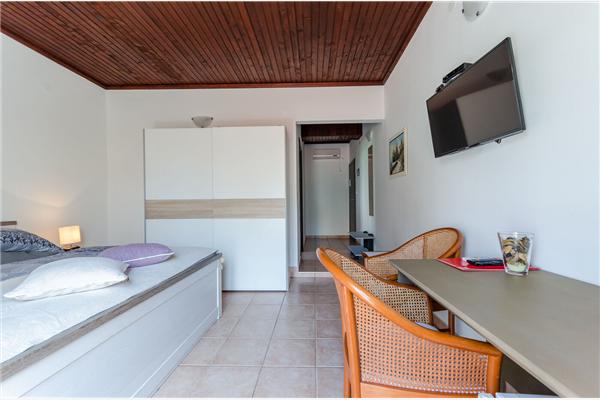 Room S2, for 2 persons