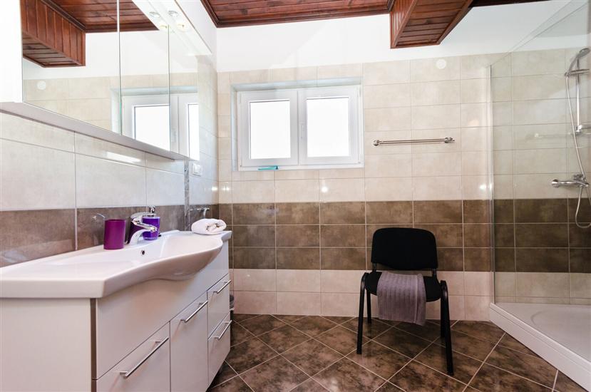 Room S2, for 2 persons