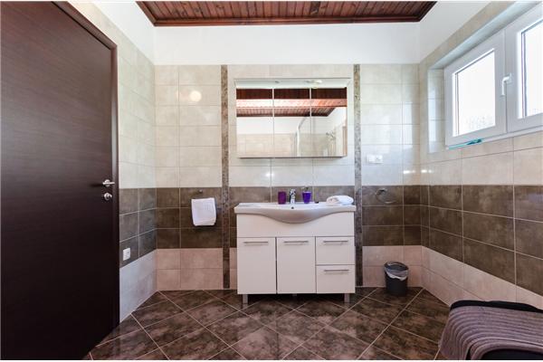 Room S2, for 2 persons