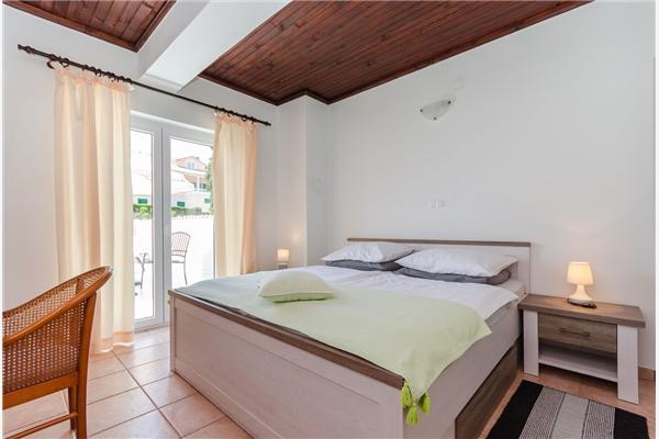 Room S3, for 2 persons