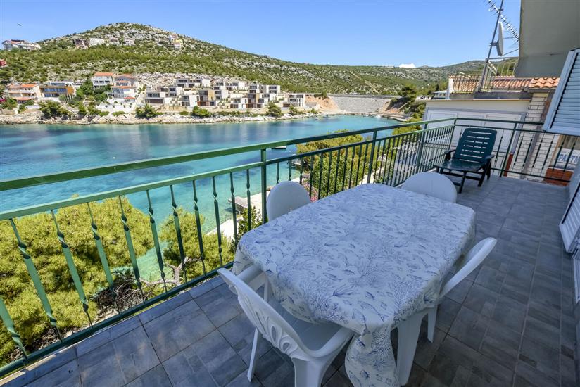 Apartment A4, for 4 persons