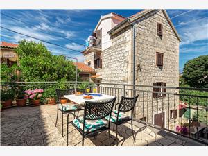 Vakantie huizen Split en Trogir Riviera,ReserverencenterVanaf 253 €