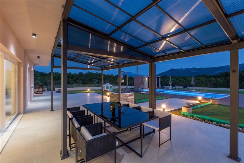 Villa Nebo with heated pool and tennis court