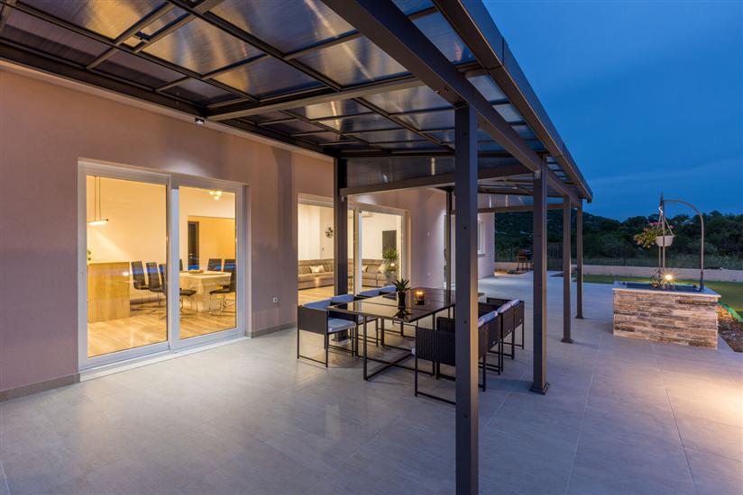 Villa Nebo with heated pool and tennis court