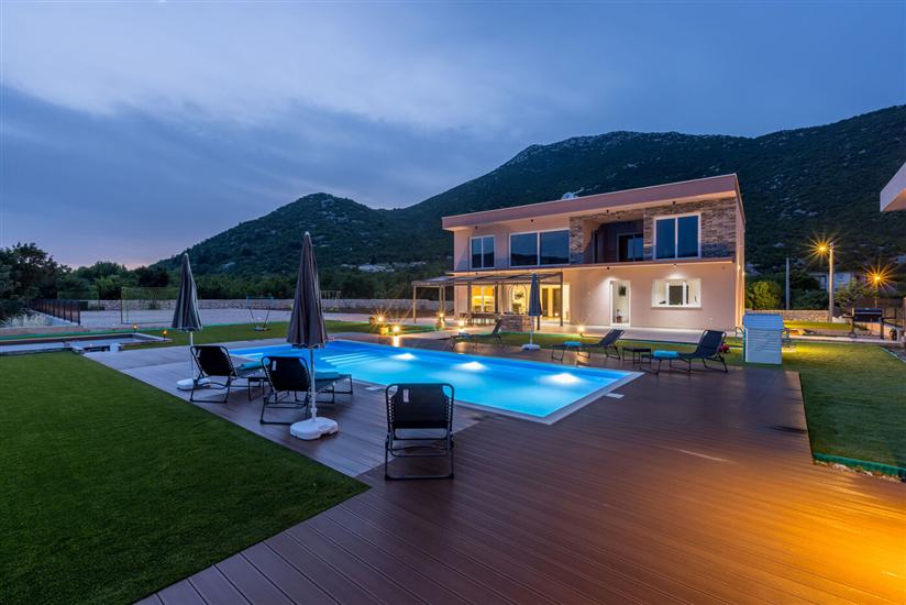 Villa Nebo with heated pool and tennis court