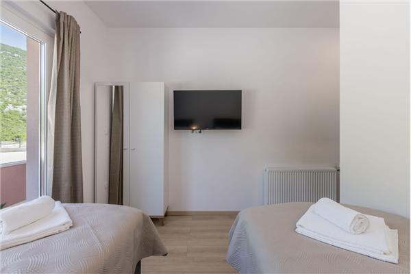 House K1, for 10 persons