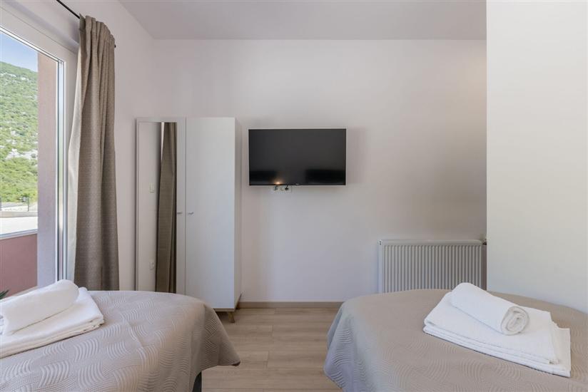 House K1, for 10 persons