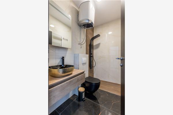 House K1, for 10 persons