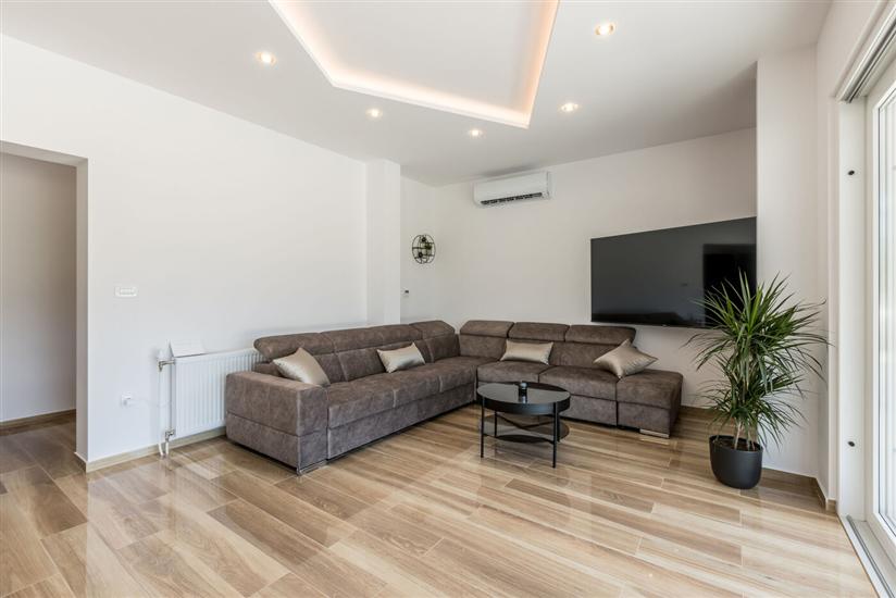 House K1, for 10 persons