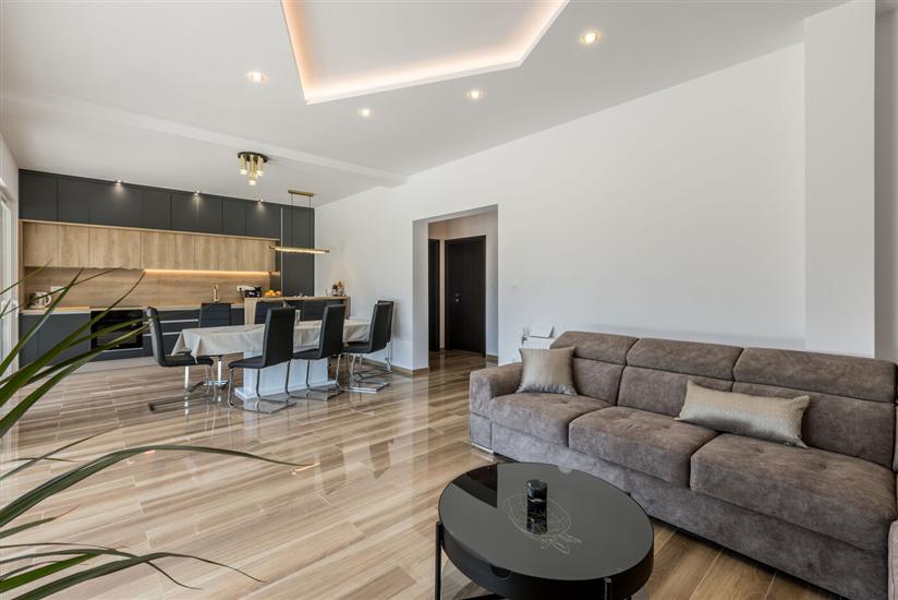 House K1, for 10 persons