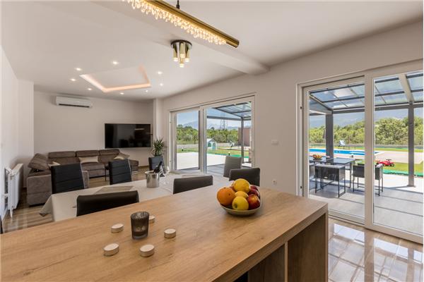 House K1, for 10 persons