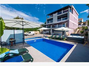 Apartments Villa AS Jezera Dalmatia, Size 100.00 m2, Accommodation with pool, Airline distance to town centre 250 m