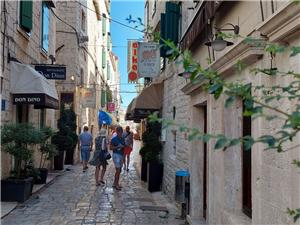 Апартаменты Old Town Trogir, Каменные дома, квадратура 40,00 m2, Воздух расстояние до центра города 50 m