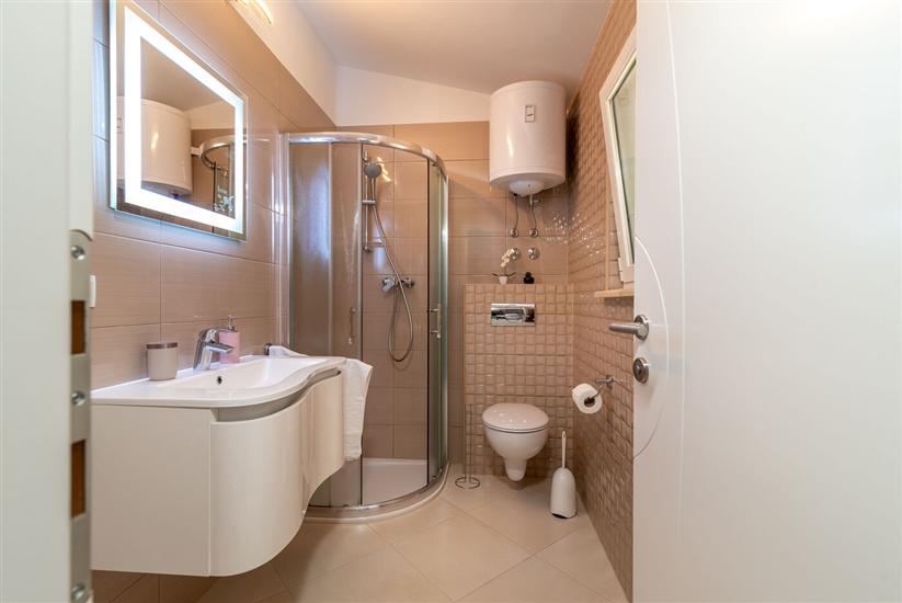 Apartment A3, for 6 persons