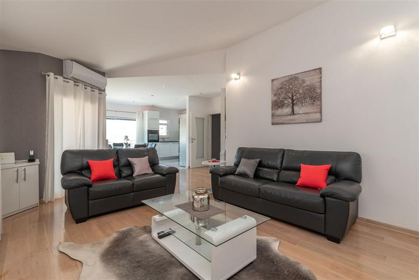 Apartment A3, for 6 persons