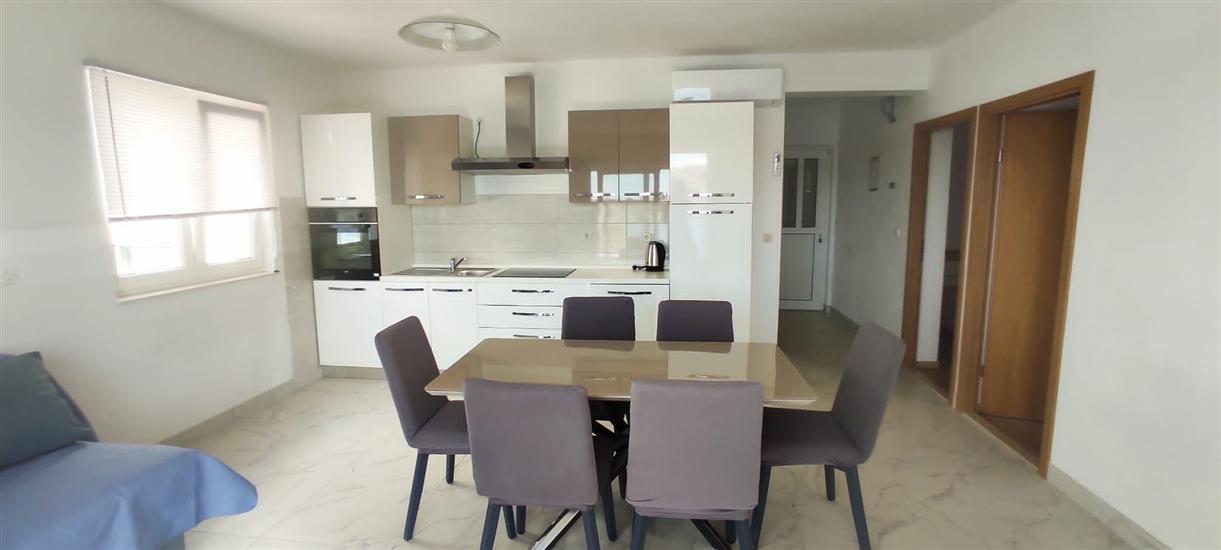 Apartment A2, for 5 persons