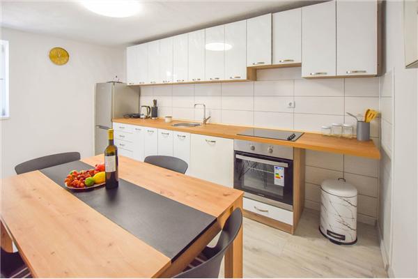 Apartment A1, for 6 persons