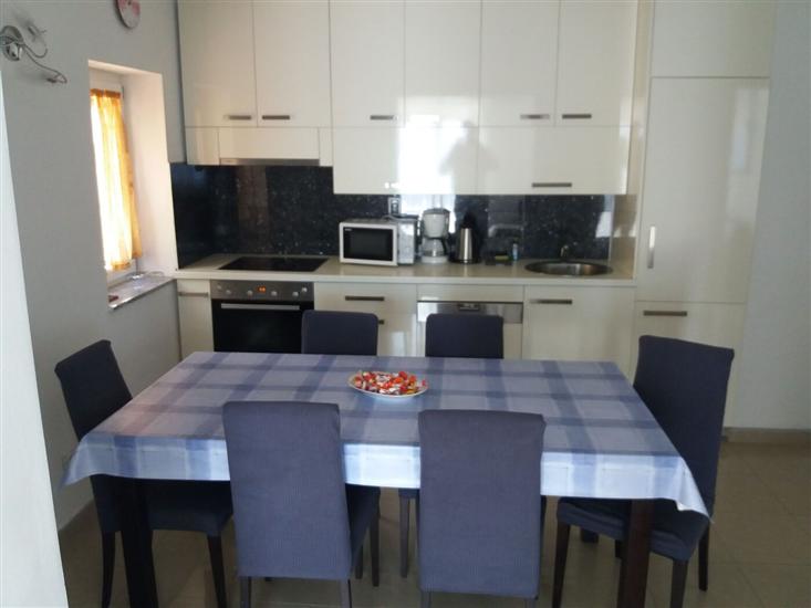 House K1, for 11 persons