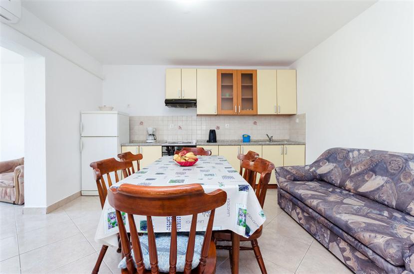 Apartment A1, for 6 persons