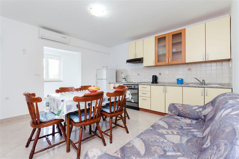Apartment A1, for 6 persons