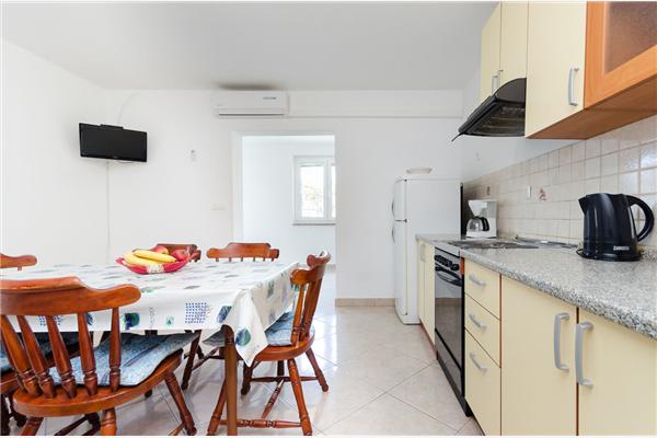 Apartment A1, for 6 persons