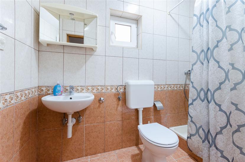 Apartment A1, for 6 persons