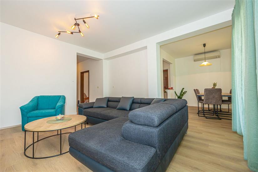 Apartment A1, for 7 persons