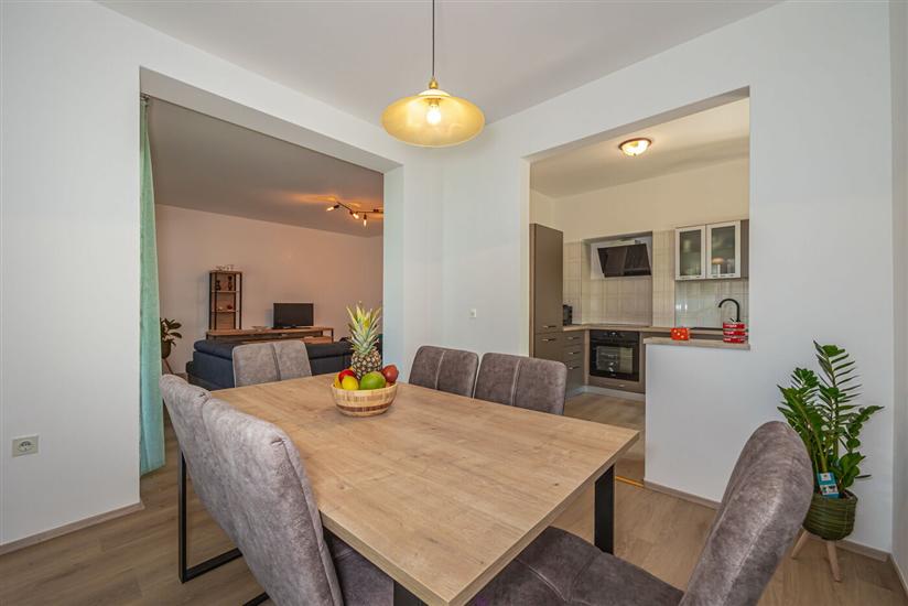 Apartment A1, for 7 persons